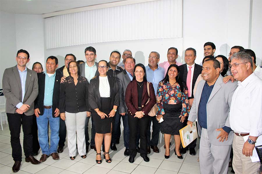 Governador_Rui_Costa_prefeitos_secret&aacute;rios_e_Estado_e_deputados_estaduais_FOTO_ALINE_MEIRA.JPG