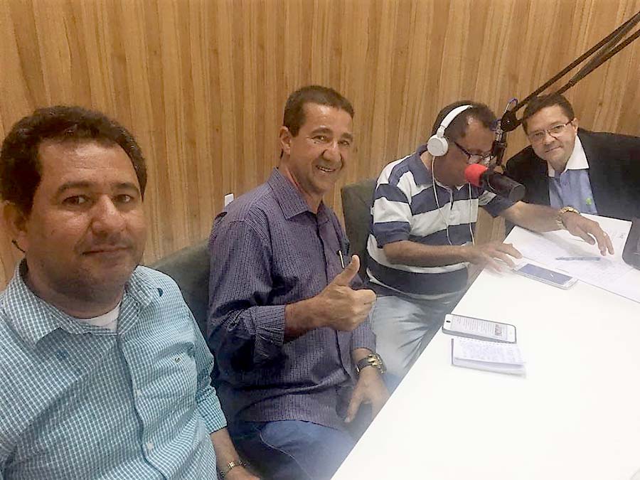 Prefeito_de_Jussari_Ant&ocirc;nio_Valete_de_Canavieiras_Clovis_Almeida_o_radialista_Gerdan_Ros&aacute;rio_e_o_secret&aacute;rio_executivo_da_Amurc_Luciano_Veiga.jpeg