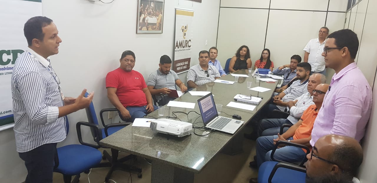 Reunião entre representantes da Embasa, Amurc e secretários municipais (7).jpeg
