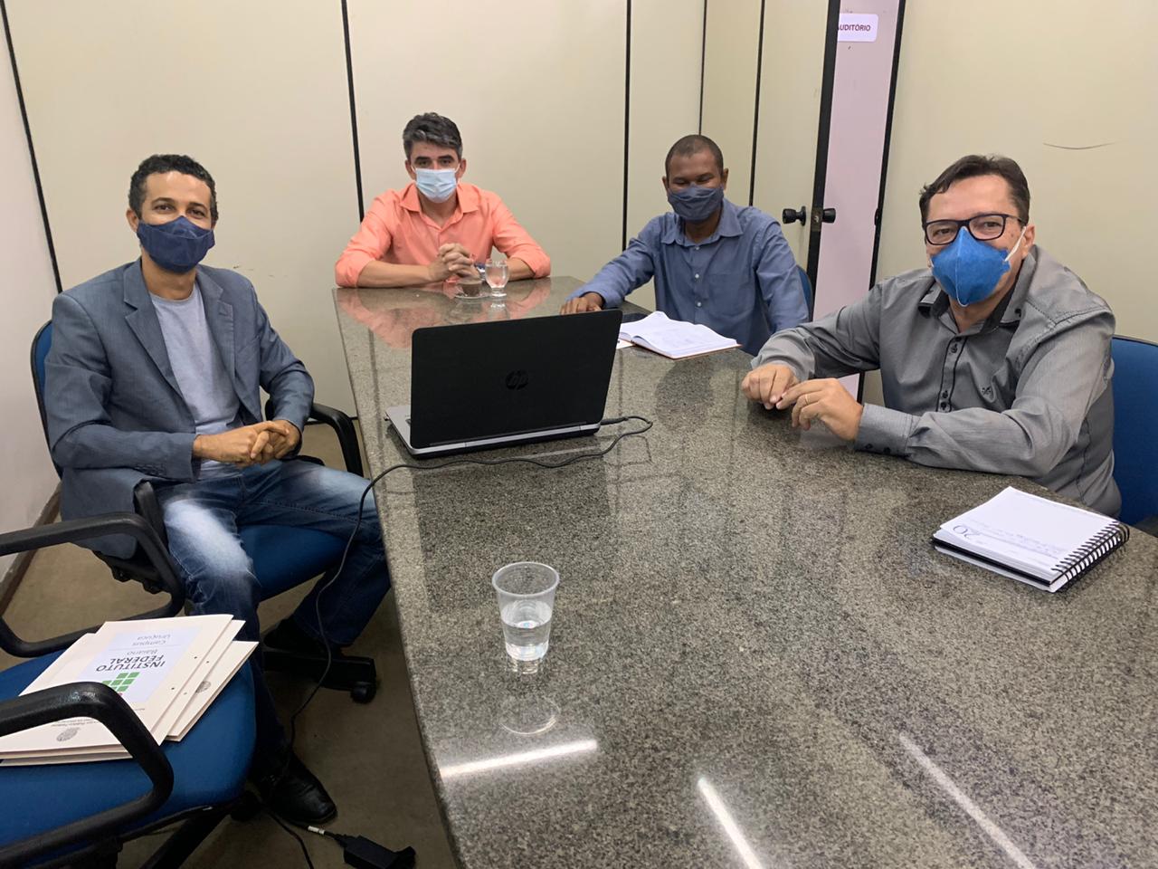 Presidente da Amurc, Marcone, Secretário executivo da Amurc, Luciano, Coord do Ifbaiano, Daniel e o professor Adroaldo.jpeg