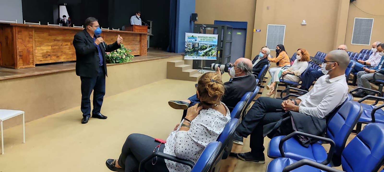 Luciano Veiga no Encontro para a recuperação do Rio Cachoeira.jpeg
