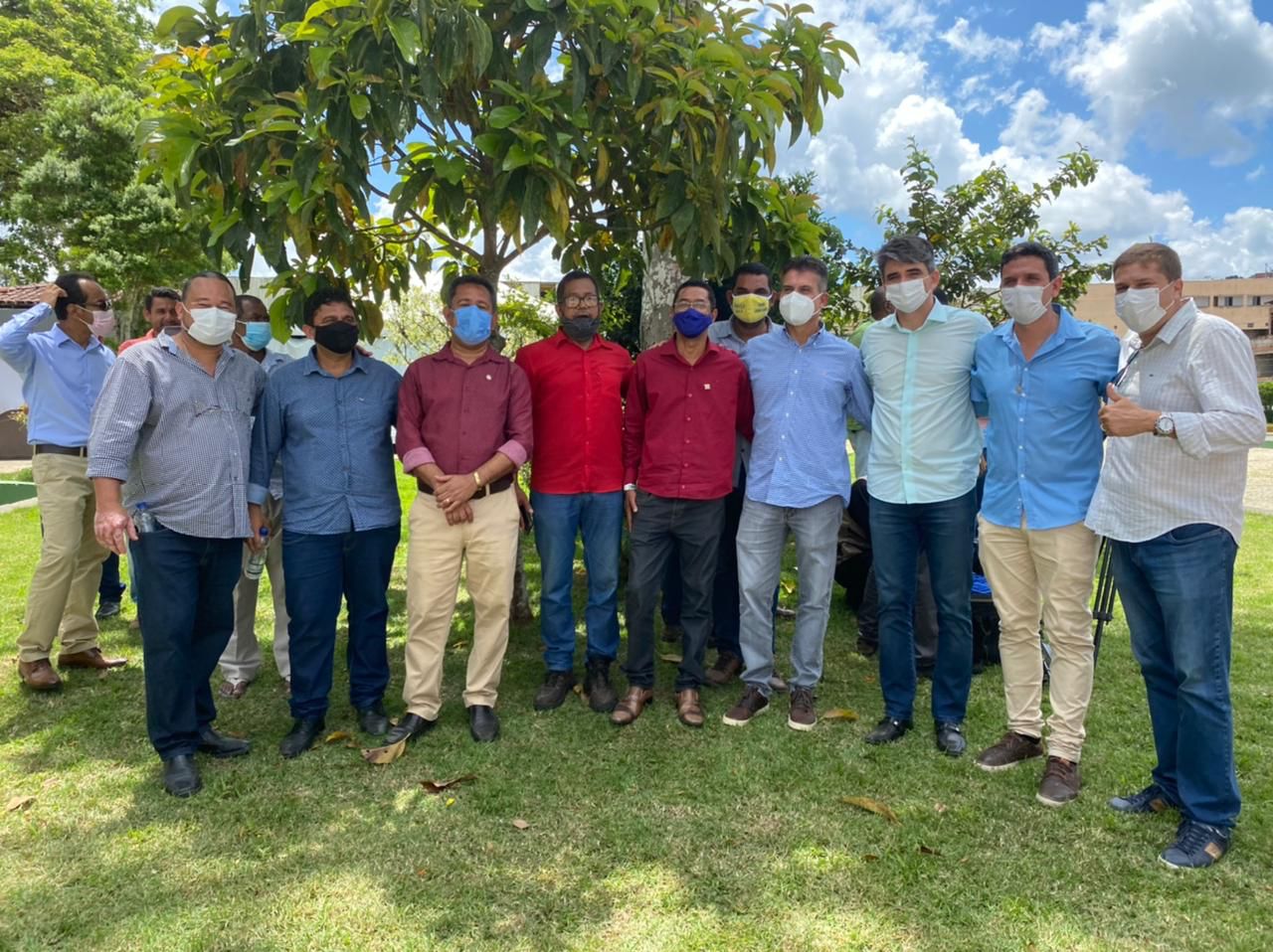 Prefeitos e autoridades de Camacã e região.jpeg