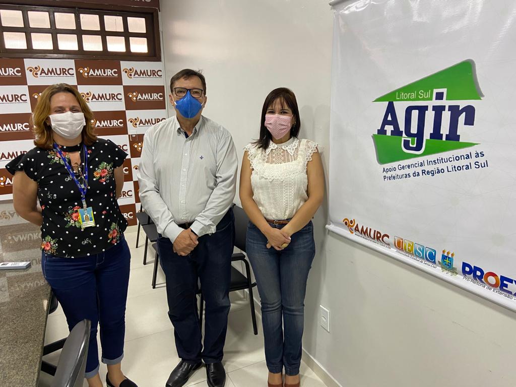Cintya Nobre, Luciano Veiga e Janaina Araújo, eleita presidente do Forsec.jpeg
