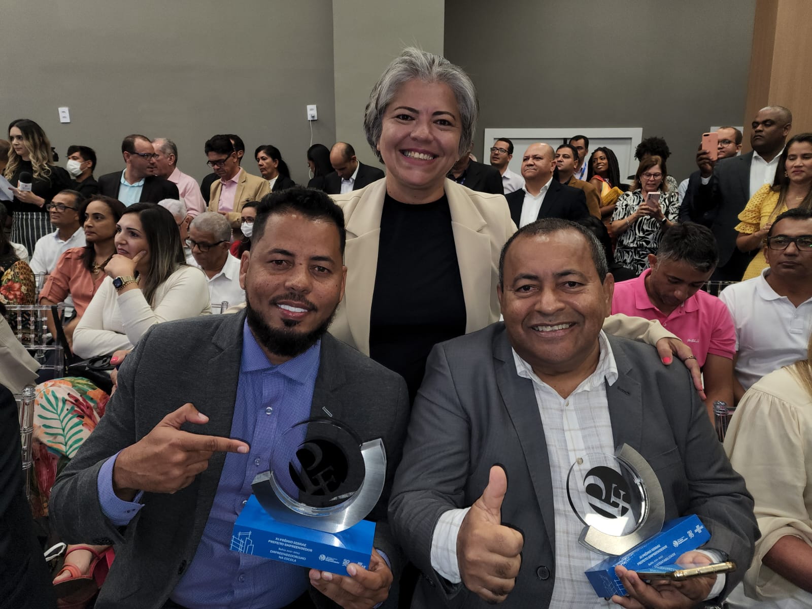Maurício Lopes, Claudiana Figueiredo (Sebrae Sul da Bahia) e Antônio de Anízio na etapa estadual.jpeg